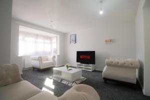 Budget Modern Room in Bilston-Ideal for Work Trips