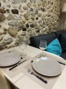 Vieil Antibes, ravissant 2p avec petite terrasse