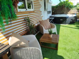 Caravana en la huerta