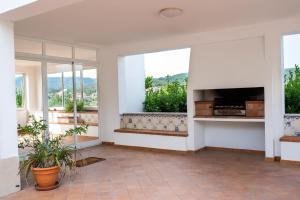 Family Villa with Pool & Huge Garden - Arrábida Trails & Beaches Nearby
