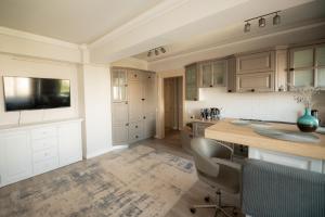 Silver Apartments near Airport and Iulius Mall