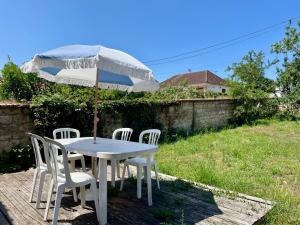 D5 Parking Wifi 3 lits, 2 à 4 pers 1 Ch et Mezzanine Petite hauteur Réduc Semaine ou Mois, Velo