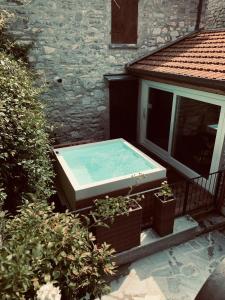 Apartment with Garden View