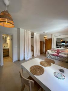 Sun and Sea Modern Studio El Palo 1 min to Beach