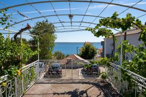 MY DALMATIA - Vacation house Maslenica with sea view terrace