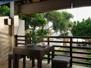 White parrot beach villa