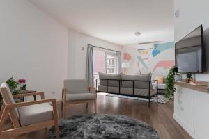 Fliphaus SohoGlam 'C' - 2 Bd with Balcony
