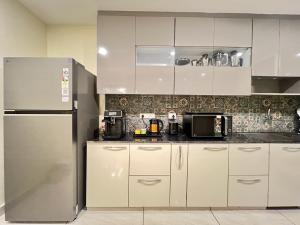 Luxury Apartment with Ganga View