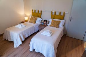 Levante Home nel colorato Porto di Pesaro Mare by Yohome