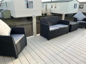 Caravan by the Sea D47