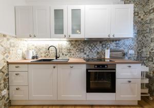 Apartment Miranda with terrace and BBQ by the sea