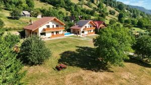 Friends & Family Moieciu