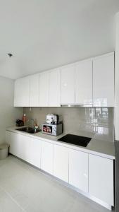 HHomes - Modern 1 Bedroom & Pool GYM at Masteri An Phu