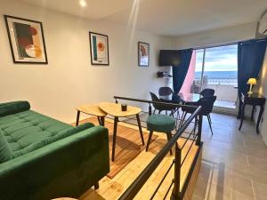 Asteria by Pom, clim, pkg, wifi