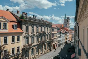 Ferienwohnung Gustav Kaiser Apartment - 60qm Design Fewo Zittauer Gebirge - Unterkunft in historischer Altstadt im Dreiländereck