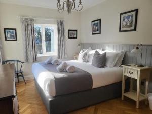 Miles by the Sea - Luxury coastal cottage with private beach access