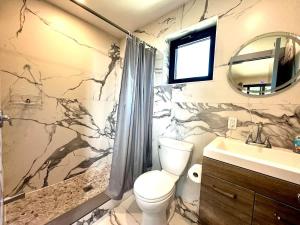 2-bedroom Lake Front Cottage in Harwood ON #6