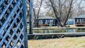 2-bedroom Lake Front Cottage in Harwood ON #6
