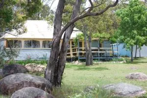 Twisted Gum Vineyard Cottage - Mingoola