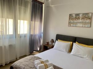 Central & Riverfront Room 3