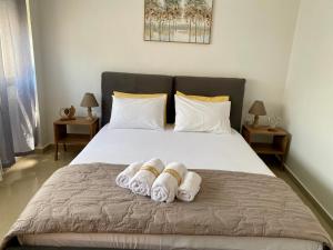 Central & Riverfront Room 3