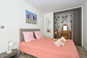 Sejours chez l'habitant Chambre avec sdb privee entre Arenes et Musee de la Romanite : Chambre Double avec Salle de Bains Privative