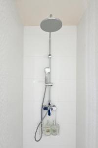 Sejours chez l'habitant Chambre avec sdb privee entre Arenes et Musee de la Romanite : photos des chambres