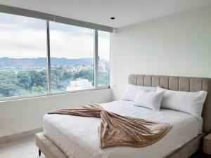 NEW! Suite,Piscina de lujo, GYM, WiFi, Tv en Guayaquil zona ejecutiva