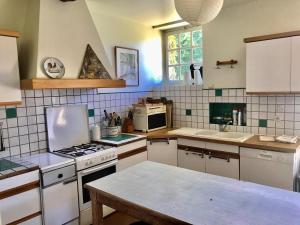 Maisons de vacances Grand Gite a Parce Sur Sarthe : photos des chambres