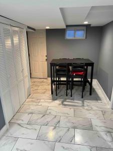 Cozy 1BR Basement Unit with Private Entry & Free Parking