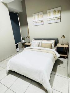 Business, fun, relaxation in the heart of Rosebank
