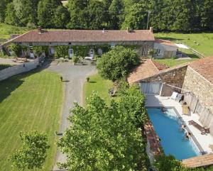 Chambre studio au Bord de la Piscine chauffée et privée pour vous le soir ! - Unrated properties in Cholet
