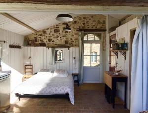 Appart'hotels Chambre studio au Bord de la Piscine chauffee et privee pour vous le soir ! : photos des chambres