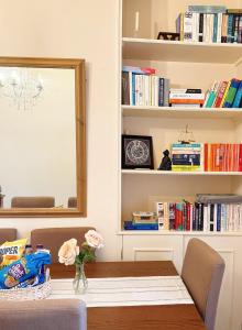 Chic & Spacious Flat by Clapham Junction