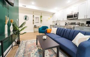 Cozy 1BR King Bed Kitchen Washer & Dryer