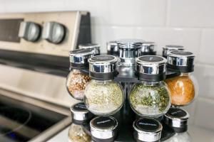 Cozy 1BR King Bed Kitchen Washer & Dryer