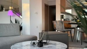 ARYVE Boutique Villa mit Akropolis- und Meerblick, Infinity-Pool und Designer-Interieur