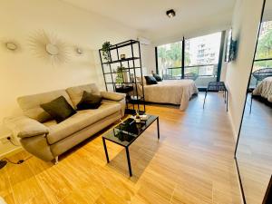 Silver Palermo Hollywood