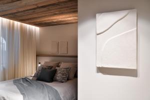 Homency - Chalet White Stone Igloo