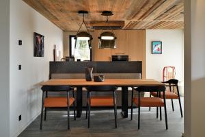 Homency - Chalet White Stone Igloo