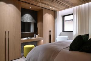 Homency - Chalet White Stone Igloo