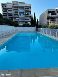 Appartement vue mer et piscine CAVALAIRE 4 personnes