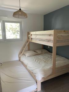 Maisons de vacances Family home - Beach at 900m : photos des chambres