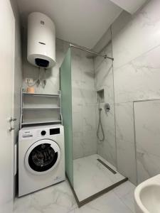 Jonis Twin Condos (Pool&Pine View)