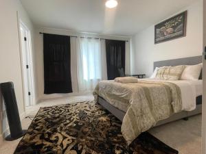 Bedroom private Bathroom in Upland