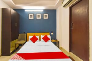 Hotel O Grand Residency Near Kasi Talkies