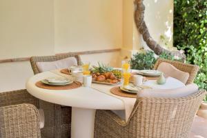 Arqueros Luxury Apartment - Private Garden & Pool