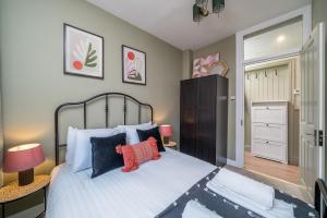 Victoria 2 bedroom flat - Buckingham palace