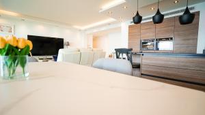 Appartements Riviera Paradise Sea View Pool Beachfront : photos des chambres