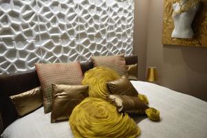 Villas Maison Contemporaine Bien etre Jacuzzi Hammam et Art immersif dans un cadre zen proximite Mont Saint Michel : photos des chambres